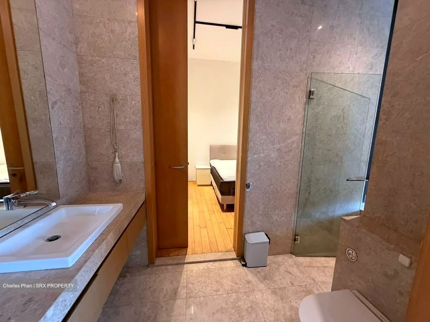 Nouvel 18 (D10), Condominium #592728031